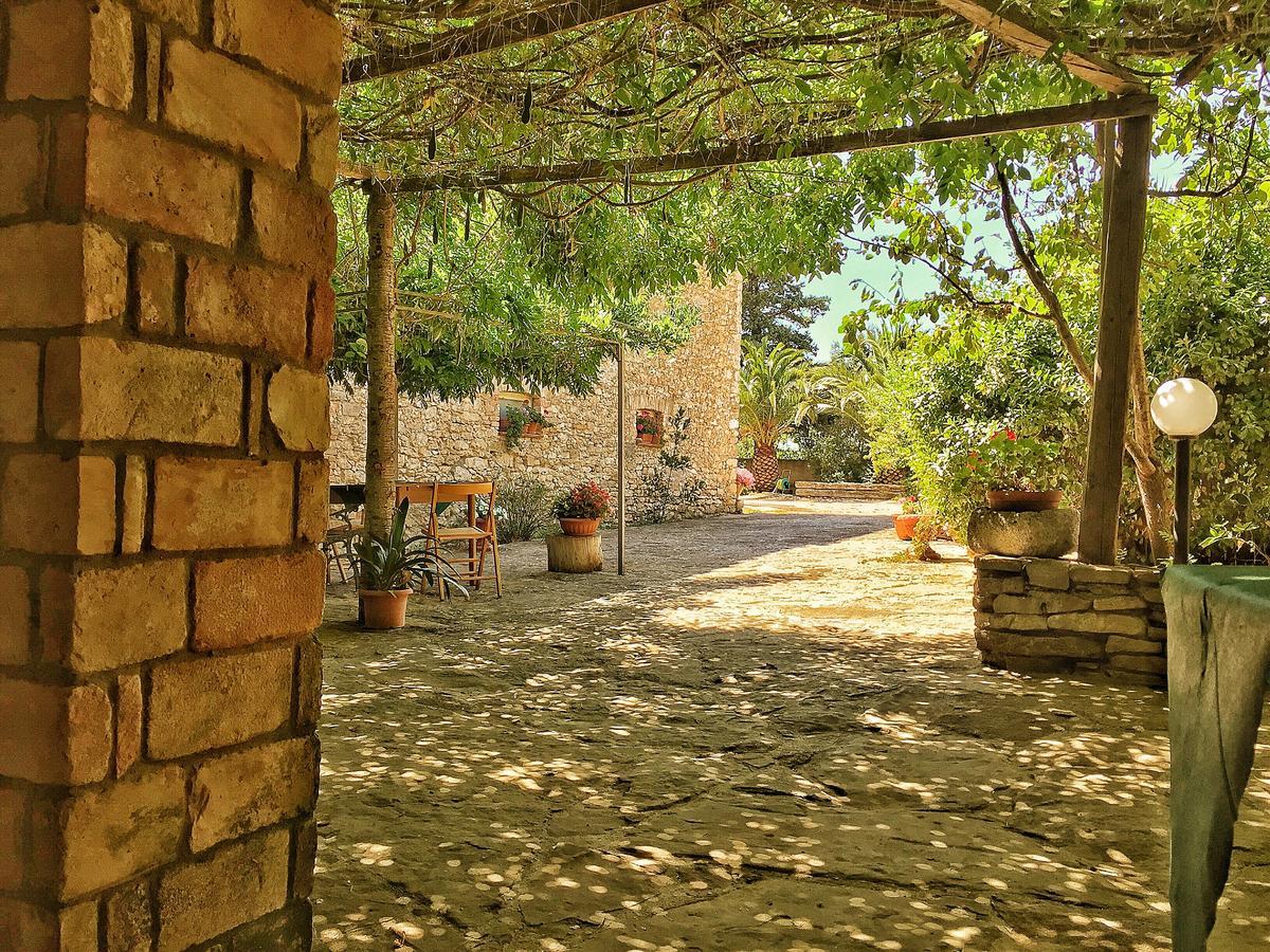 Вілла Agriturismo Furfullanu Nurallao Екстер'єр фото